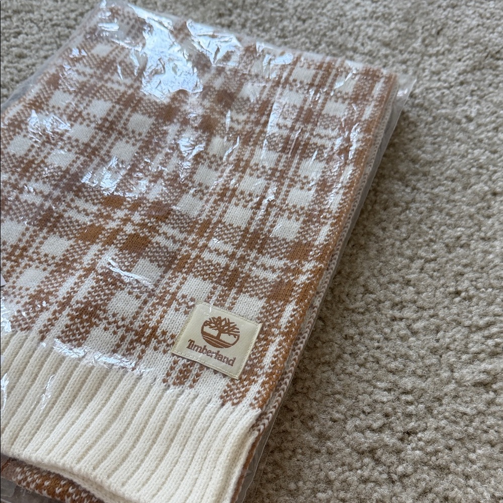 NWT! Timberland Brown and Cream Checkered Scarf